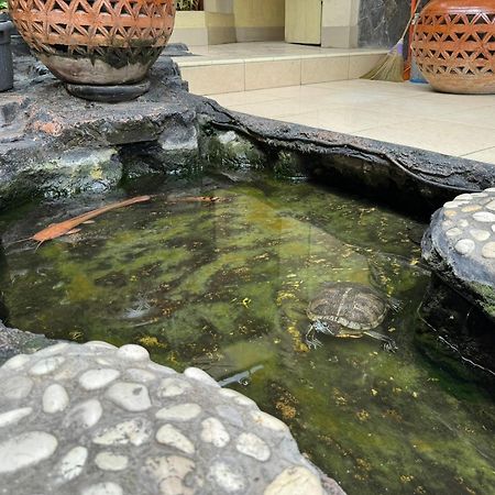 Hotel Priangan 井里汶 外观 照片