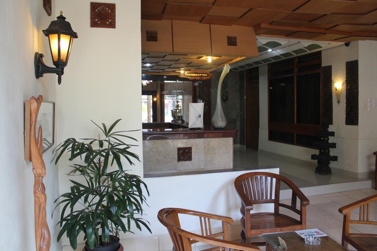 Hotel Priangan 井里汶 外观 照片