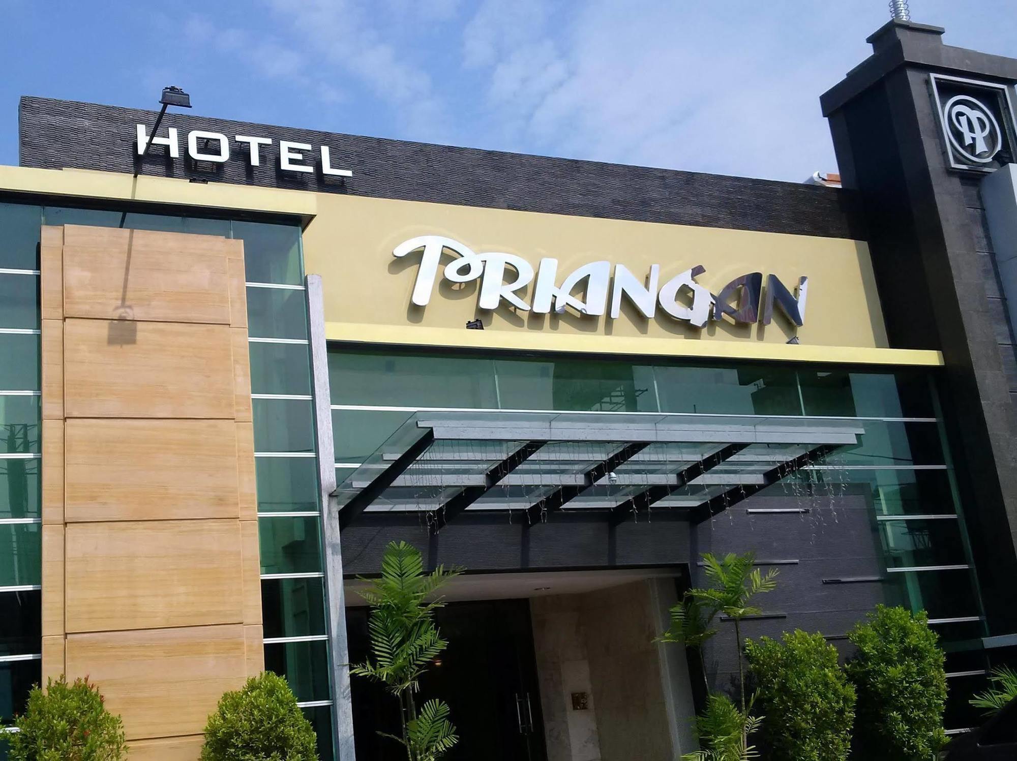 Hotel Priangan 井里汶 外观 照片
